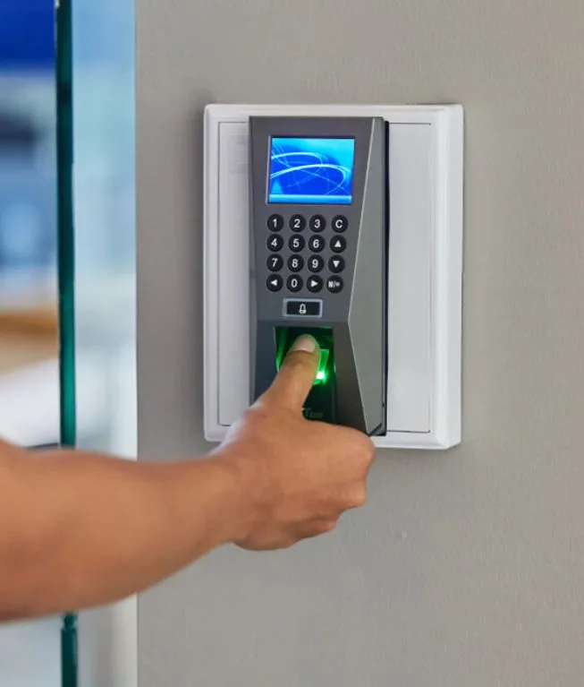 Commercial locksmith