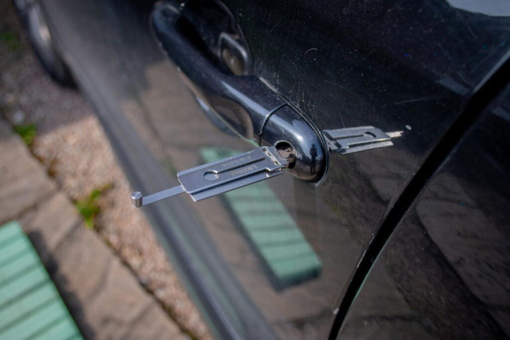 How to Remove Broken Key From Lock